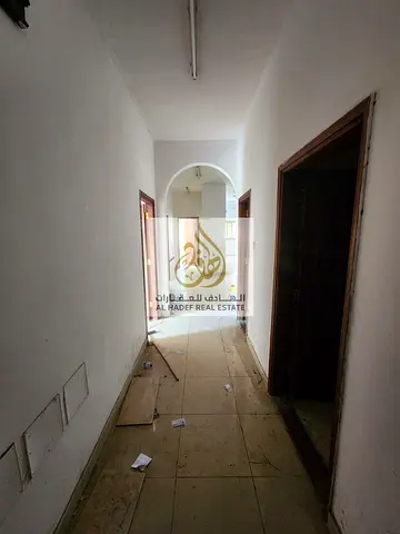 شقة 3 غرف وصالة للإيجار في الشارقة ميسلون بمساحات واسعة وسعر مناسب مع نظام دفع مرن وموقع هادئ وقريب من جميع الخدمات