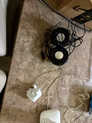 Compact wired desktop speakers - pair, working
