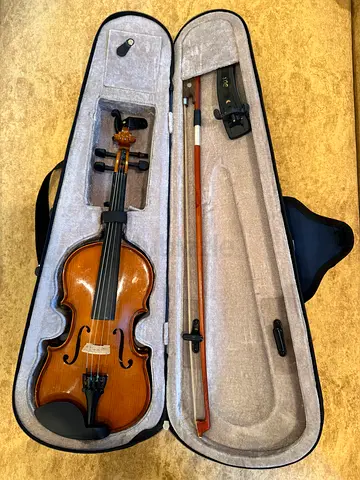 Violin with Case and Bow — Good Condition