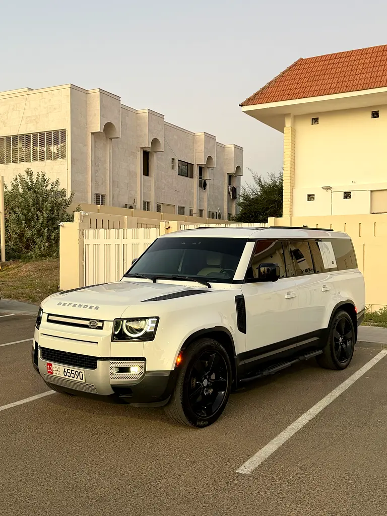 Land Rover Defender 2024 — photo 1 of 14