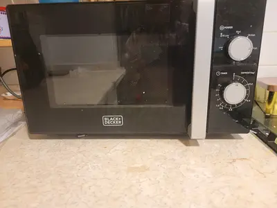 Black+Decker Countertop Microwave — Good Working Condition