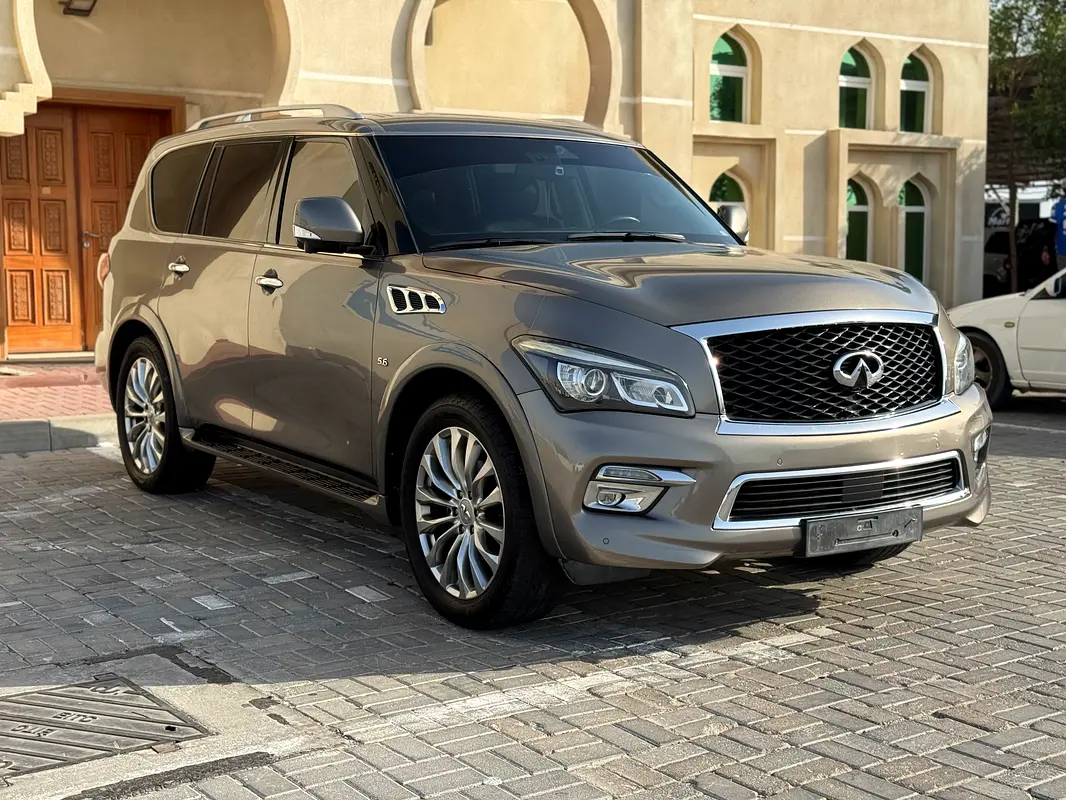 Infiniti QX80 2016 — photo 1 of 14
