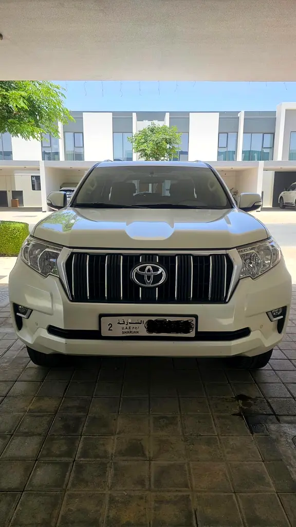 Toyota Prado 2019 — photo 1 of 8
