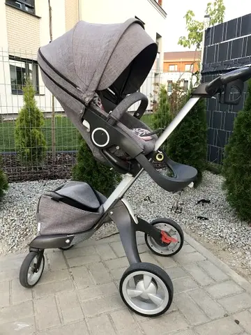 Original stokk stroller three-wheel stroller in good condition, single seat, adjustable hood
