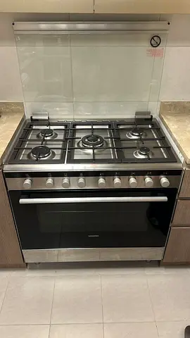 Siemens Gas cooker 90x60 cm latest model neat and clean good condition same like new condition