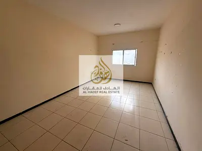 استوديو للإيجار في الراشدية 3 📍 شارع المرور قريب من أبراج عجمان ون ✨ مطبخ شبه منفصل + خزائن بالحائط
