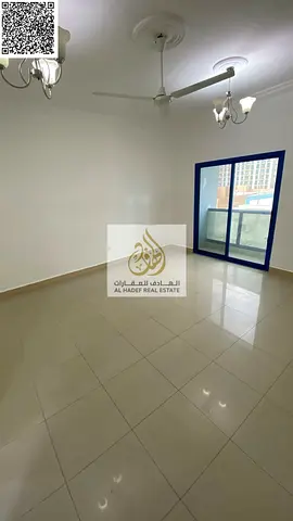 🏡 للإيجار السنوي بعجمان – النعيمية (شارع الاتحاد) 🏡  📍 على شارع الاتحاد مباشرة  📌 قريب من أسواق الإمارات وD2D ✨ شقة غرفتين وصالة منعزلة  🚿 2 حمام