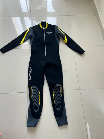 Cressi Full-Body Man Wetsuit (Size M) - excellent Condition