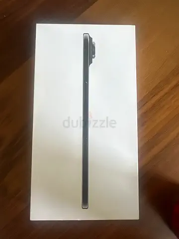 Apple iPhone 17 air (boxed) - Mint condition, unopened , bought from Apple Store UAE before 2 months