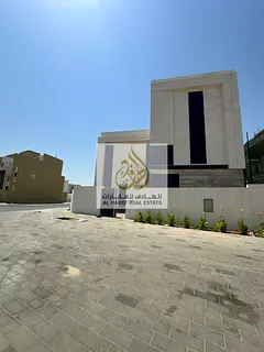 First occupancy villa, ground floor and two upper floors, five rooms, 2 living rooms, equipped kitch