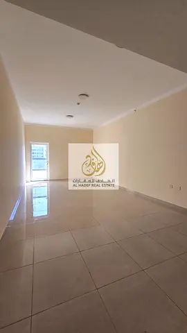 Apartment with 3 bedrooms, a living room, 3 bathrooms, a separate storage room, very spacious areas, gas, central air conditioning, and a prime locati