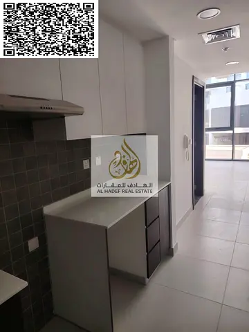 استلام فورى تملك حر لجميع الجنسيات استديو للبيع في مشروع  اجمل مكان في الشارقه  اطلاله جانبيه على البحر وتملك حر لجميع الجنسيات  بالعالم  مساحه 471 قد