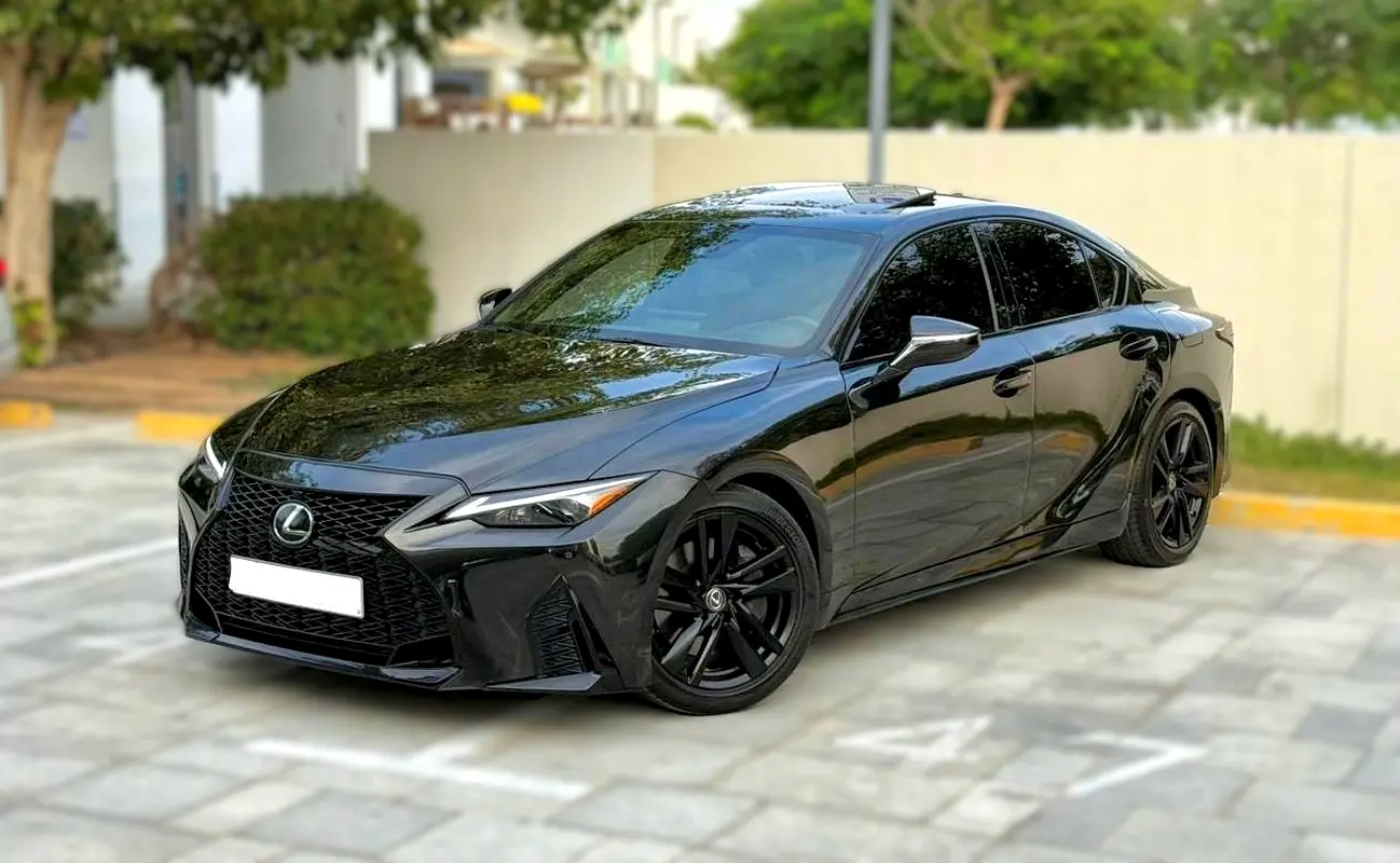 Lexus IS-Series 2021 — photo 1 of 19