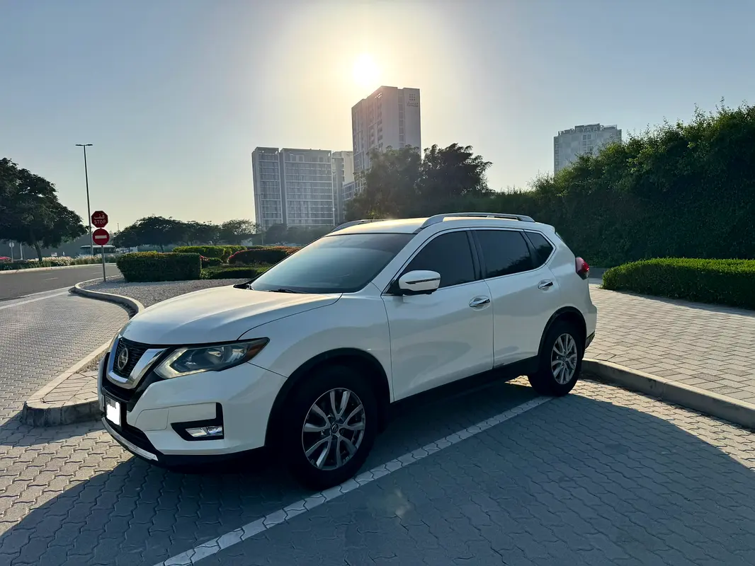 Nissan Rogue 2018 — photo 1 of 13