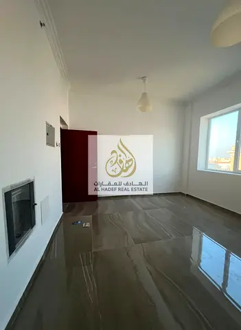 الايجار سنوي في عجمان منطقة المويهات 1 قريب من الشروق مول قريب من شارع الشيخ عمار الشارع التلة  البنايه عائلات استوديو مع تكيف مركزي مطبخ منفصل 1حمام