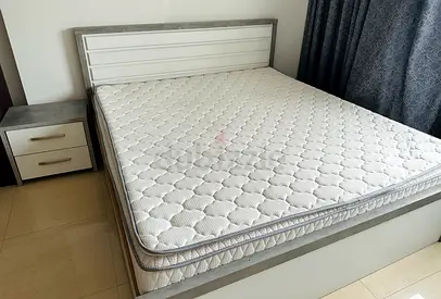 Queen size bed