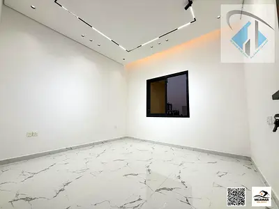 🏡 **فيلا للإيجار السنوي في الحليو | 5 غرف نوم | خلف المسجد | 85,000 درهم**