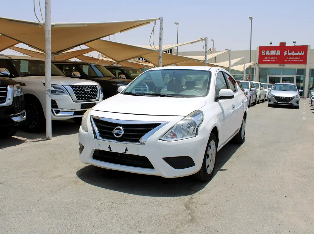 Nissan Sunny 2021 — photo 1 of 11