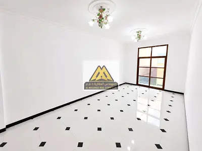 استوديو بتكييف مركزي ومطبخ منفصل وبلكونة للإيجار السنوي بالروضة 3