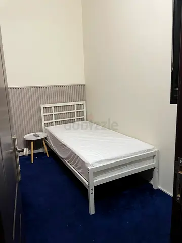 Near Insurance Market MS