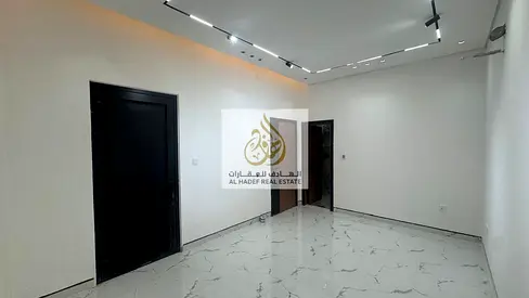 🏡🔥 للإيجار في الحليو 2 – تاون هاوس مميز بمساحة واسعة 🔥🏡  📍 الموقع: في الحليو 2 – منطقة هادئة وقريبة من الطرق الرئيسية والخدمات اليومية 🛣️🛒، منا