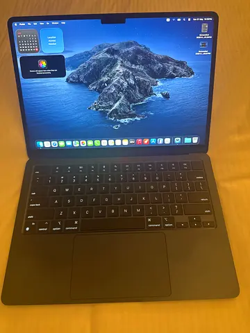MacBook Air M2 2022 in good conditions (84% battery health)