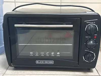 Black+Decker countertop electric oven - good working condition