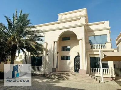 Spacious 5 Master B/R Villa l IN and Outside Kitchen l pool l Driver room