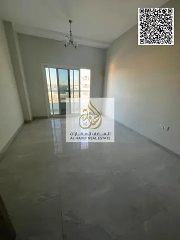 📌 للإيجار – شقة غرفة وصالة | أول ساكن | الزاهية – الشارقة | عائلات فقط | قريب من مخرج دبي وشارع الشيخ محمد بن زايد