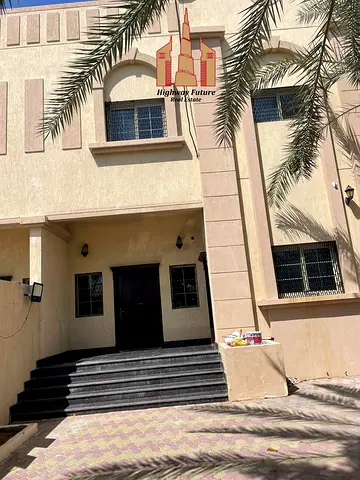 3 Bed room Hall Majlis Maids room gardan 2 entrance 3 Master room like new villa