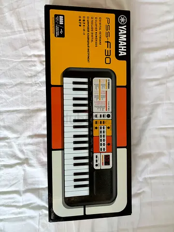 Yamaha PSS-F30 37-Key Portable Keyboard - Like New