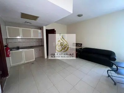 للإيجار السنوي في إمارة الشارقة منطقة القاسمية استوديو سكني مميز داخل موقع حيوي واستراتيجي قريب من جميع الخدمات الأساسية والمرافق الحيوية مثل المولات