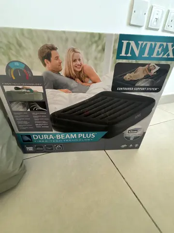 Intex inflatable double air bed with built in pump