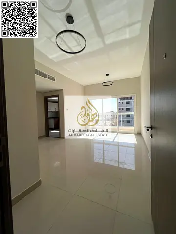 غرفتين وصاله 3 حمام بالجرف 3 قريب من شارع محمد بن زايد مساحه كبيره