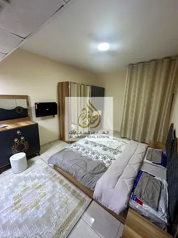 استديو مفروش فرش نضيف جدا مساحه كبيره مع بالكونه السعر فرصه 2300 شامل كل الفواتير تامين 500 كاش مسترد عند الخروج موقع ممتاز سهل المخرج لدبي وقريب من م