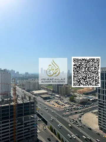 للإيجار بعجمان النعيمية 1 شقة غرفة وصالة مع صالة منفصلة وبلكونة وخزائن حائط، غاز وتكييف مركزي، قرب جسر غلفا، دفع 4 دفعات، تأمين 2000، السعر 32 ألف مسا