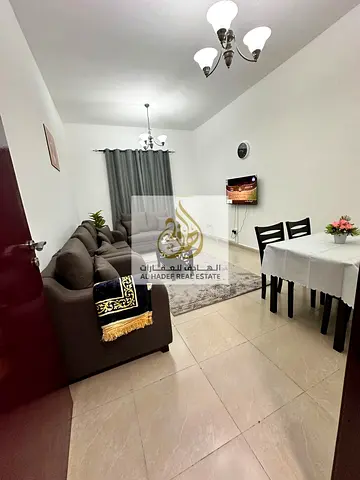 غرفه وصاله مع حمام وبلكونه اطلاله مفتوحه بدون فرش تكييف مركزي ومساحات كبيره باقل سعر في عجمان
