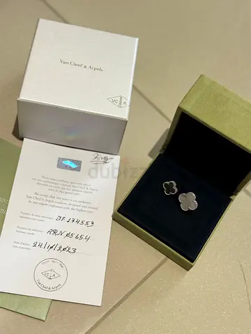 Van cleef  Arpels Alhambra ring