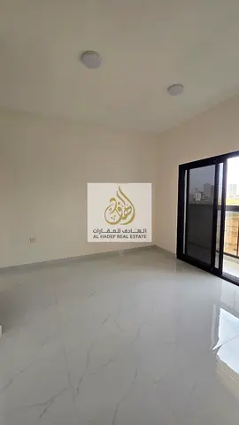 🏡 للإيجار – شقة غرفتين وصالة في مدينة الإمارات | عجمان 🏡  فرصة مميزة للسكن في شقة واسعة داخل مدينة الإمارات – عجمان، بمساحات كبيرة وتصميم مريح يناسب