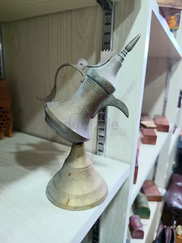 Vintage Brass Dallah Coffee Pot on Stand - Decorative Middle Eastern Piece 19cm tall