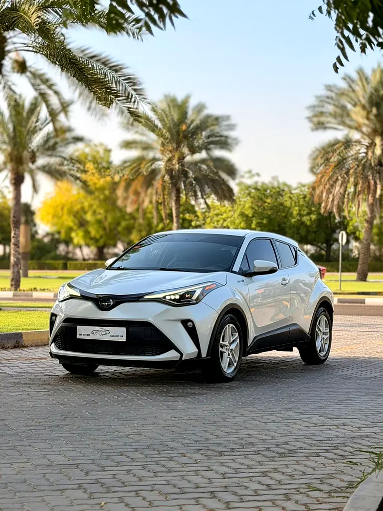 Toyota C-HR 2022 — photo 1 of 16