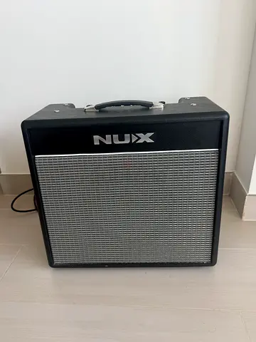 NUX Mighty 40BT Guitar Amplifier – Excellent Condition