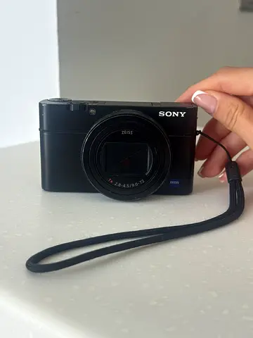 Sony Camera RX100 Model 7