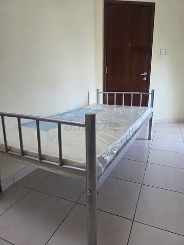 Single metal bed frame
