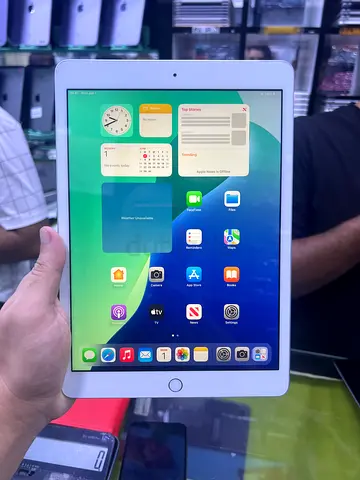 Ipad 7th generation 128 gb sim data support and wifi available best condition original 100% wholesal