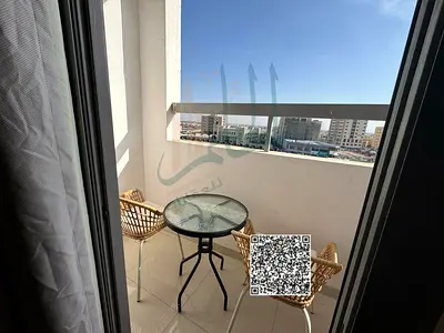 شقة غرفة وصالة في الحميدية 2 بإطلالة على الشارع الرئيسي مفروشة فرش نظيف مع بلكونة وحمامين وتكييف مركزي وشاملة جميع الأجهزة والفواتير والإنترنت ومواقف