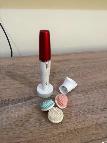 Braun Face Cleansing Brush with 4 Brush Heads