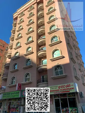 شقة للإيجار في الراشدية 3 بعجمان بمساحة كبيرة جدًا وتشطيب سوبر ألترا لوكس بالقرب من جراند مول وأبراج عجمان ون بسعر مميز
