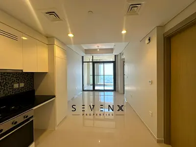 High-Floor 2BR | Downtown & Sea View | Balcony
