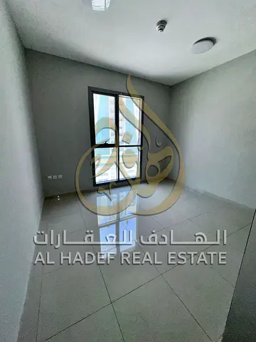 🏘️ إقامة فاخرة بقلب منطقة الخان - الشارقة 🏘️ فرصة استثنائية للسكن في أحد أرقى المناطق، شقة نظيفة جداً (ثاني ساكن) تتميز بتصميم مريح ومساحات مدروسة